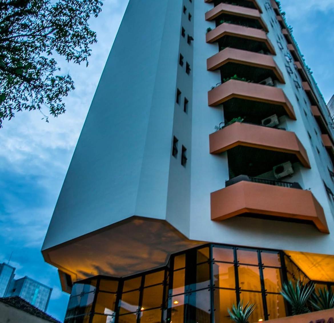 Flat No Hotel Cosmopolitan Com Estacionamento Gratis E Piscina Santos  Esterno foto